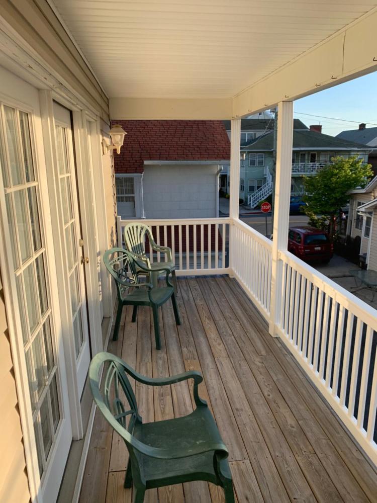 Three Bedroom Three Bathroom Apartment, NO PETS ALLOWED interior